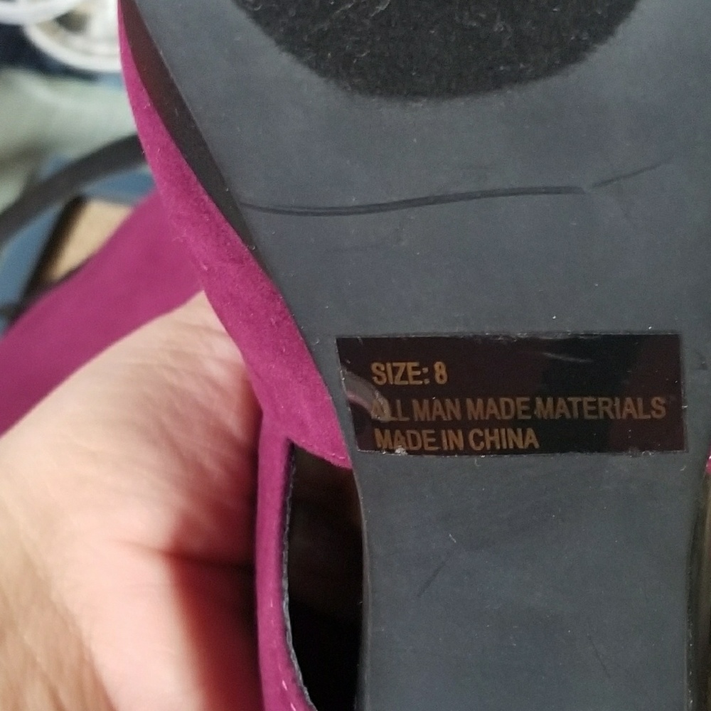 Heels - Picture 3 of 3